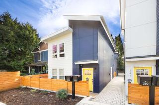 2025 Modern 2BR Home Near Sea-Tac & Boeing - 6