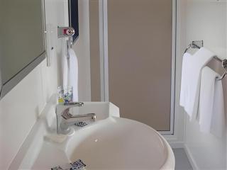 Bay Cabinz Motel - 2