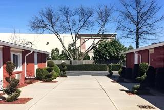 Travelodge by Wyndham Bay Shore Long Island - 8