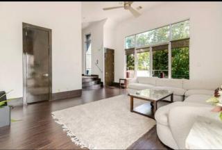 3222 sqft 3 Bedroom Townhous Amazing Rooftop View - 9