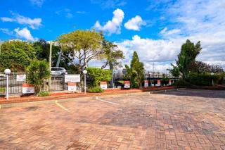 Apartment - Luxury & Fun! Views, Pool, Theatre, Mini Golf, Sleeps 10 - 5