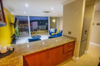 Stay at The Point Breezy Blossom - Durban - 6