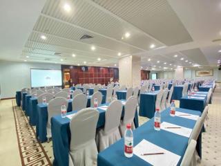 Manhatton Hotel Beihai - 2