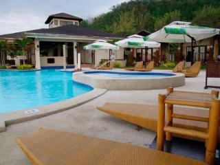 Kahuna Beach Resort and Spa - 8