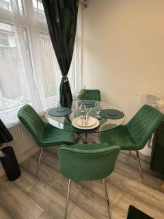 Super 1 bedroom house with garden 7 mins to Stn - 5