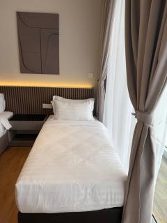 Quill Residence - Sky Glass Condo by Azmila - 5