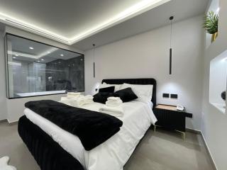 Coco Noir Luxury Villa - 1