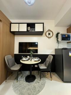 White aesthetic - Lush in Makati LUSH B01-1912 - 7