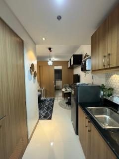 White aesthetic - Lush in Makati LUSH B01-1912 - 5