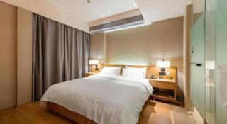 V8 Ziyuangang Hotel - 1