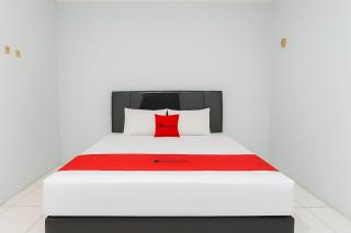 RedDoorz Syariah at Guest House Samira - 6