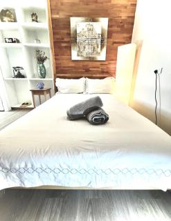 Salisbury Suburban Escape - 0