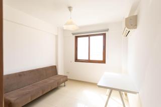 Spacious & Bright Apartment with Balcony - 8