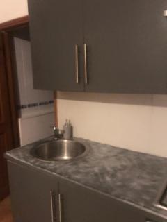 Large double room next to Elisabeth Line - 4