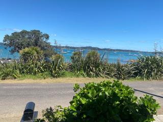 Russell Waterfront Historic Cottage - 7