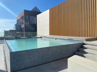 Luxury City Oasis - 3