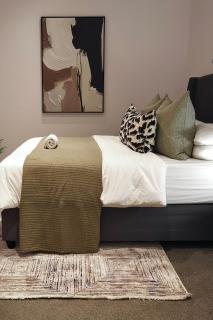 Luxury City Oasis - 8