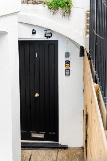 Stunning Victorian Mansion Apartment - Hosted by StaySejour - 6