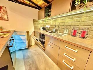 Downtown Spacious Luxury Residency - Top Central - 6