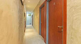 OYO 90662 The 1975 Hotel - 0