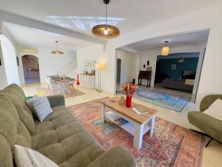 Villa Horizons-Spacious & Calm-Air Conditioning-Pool-5 Bedrooms-SudSejourConciergerie - 4