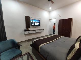 Maa Naina Restaurant - 7