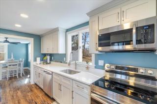 Barnacle Bay Beach House - 3