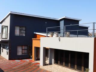 Woodpecker's Guest House - 1