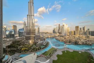 Vogue Vacation Homes, Downtown Grande Signature Residences, near Dubai Mall and Burj Khalifa, Two-Bedroom Apartment with Large Balcony, Infinity Pool with Burj Khalifa View, Access to all Amenities - 4