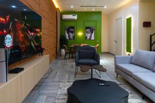 Clem-Van Cozy Escape - 0