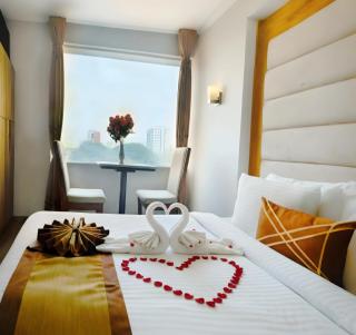 The Ambassador Airport Hotel - 9