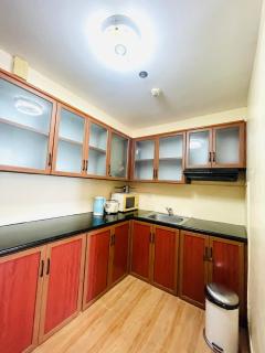 Charming 1BR condo unit Across US Embassy - 3