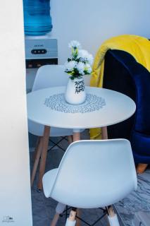 Hankscom apartments - 8