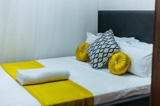 Hankscom apartments - 3