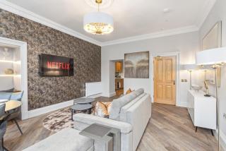 Prime Central Edinburgh 1 bed - 2