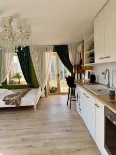 Katerina's House - Volimes - 1