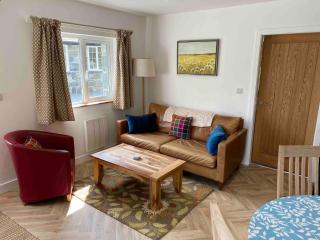 Serene Llanbedr Retreat with Garden View - 7