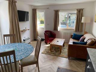 Serene Llanbedr Retreat with Garden View - 6