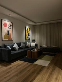 شقة فاخرة بمساحة كبيرة وباب مستقل بدخول ذكي 20 - 0