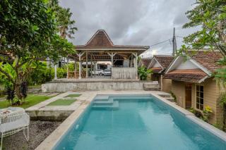 Lucky Hostel Canggu - 1