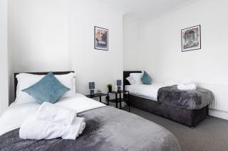 Charming Central Leicester 4 Bed Accommodation - 9
