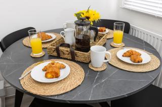 Charming Central Leicester 4 Bed Accommodation - 3