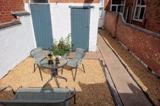 Charming Central Leicester 4 Bed Accommodation - 5