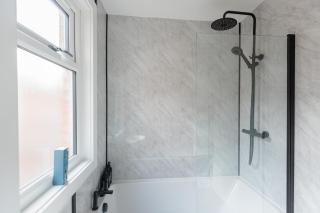 Charming Central Leicester 4 Bed Accommodation - 7