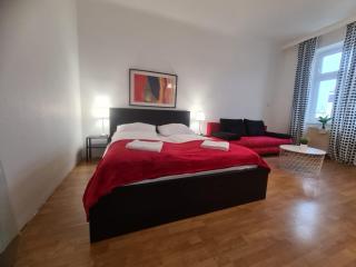 Ideal for Longterm Stays, 2 Bedroom Apartment for 5P - 6