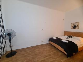 Ideal for Longterm Stays, 2 Bedroom Apartment for 5P - 8