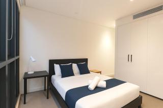 Cozy 3BR Apartment with Free Parking & City Access - 9