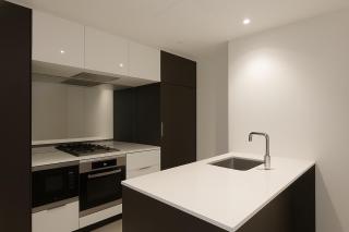 Cozy 3BR Apartment with Free Parking & City Access - 8