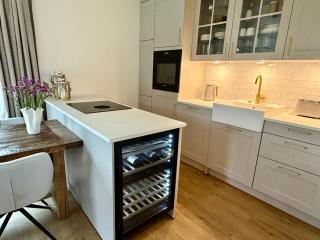 PIERSIDE - Pier 2 - 8