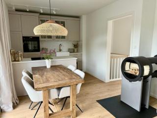 PIERSIDE - Pier 2 - 4